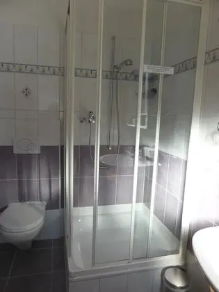 Comfort Tek Büyük Yataklı Oda (Violette)