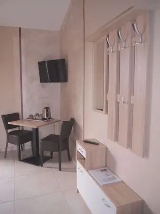 Romantic Tek Büyük Yataklı Oda, 1 Büyük (Queen) Boy Yatak, Havuz Kullanımı (St Victoire)