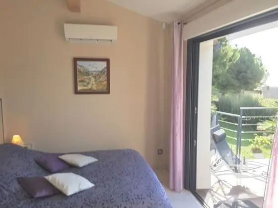 Romantic Tek Büyük Yataklı Oda, 1 Büyük (Queen) Boy Yatak, Havuz Kullanımı (St Victoire)