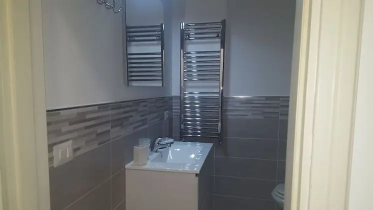 Basic Tek Büyük veya İki Ayrı Yataklı Oda