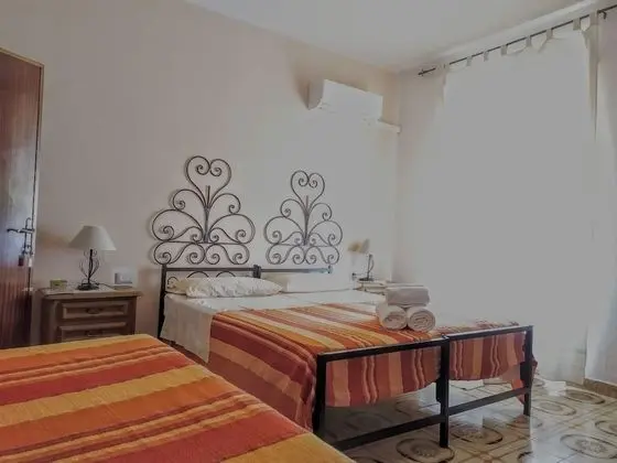 Üç Kişilik Oda (Private External Bathroom)