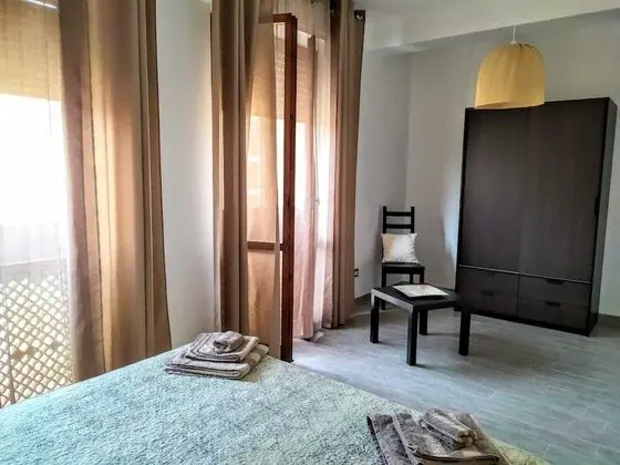 Standard Tek Büyük Yataklı Oda (Red)