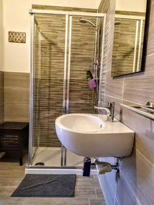 Standard Tek Büyük Yataklı Oda (Red)