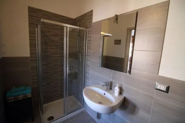 Standard Tek Büyük Yataklı Oda (Red)