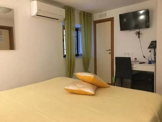 Economy Tek Büyük Yataklı Oda, 1 Büyük (Queen) Boy Yatak