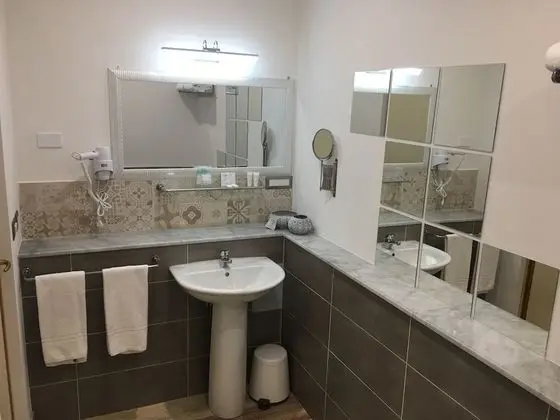 Economy Tek Büyük Yataklı Oda, 1 Büyük (Queen) Boy Yatak