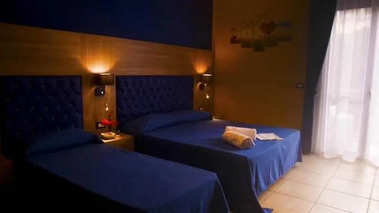 Deluxe Üç Kişilik Oda