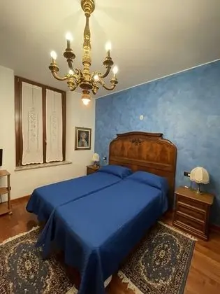 Comfort Tek Büyük veya İki Ayrı Yataklı Oda (Blue room)