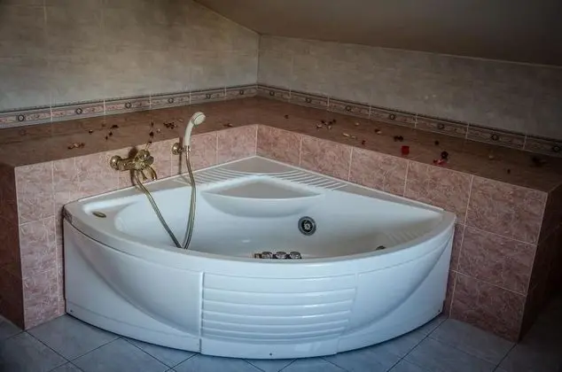 Dört Kişilik Oda, Ortak Banyo