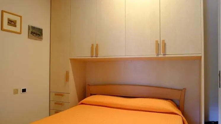 Tek Büyük veya İki Ayrı Yataklı Oda, Ortak Banyo