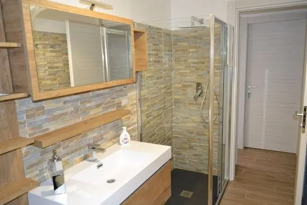 Deluxe Tek Büyük Yataklı Oda, Veranda, Deniz Manzaralı