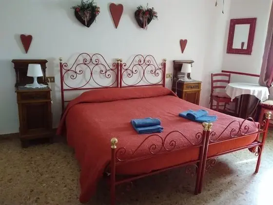Tek Büyük Yataklı Oda, Ortak Banyo