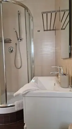 Büyük Yataklı Tek Kişilik Oda