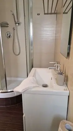 Büyük Yataklı Tek Kişilik Oda