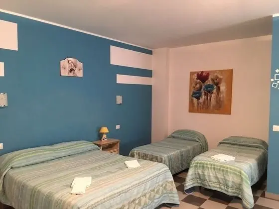 Basic Dört Kişilik Oda, Banyolu/Duşlu