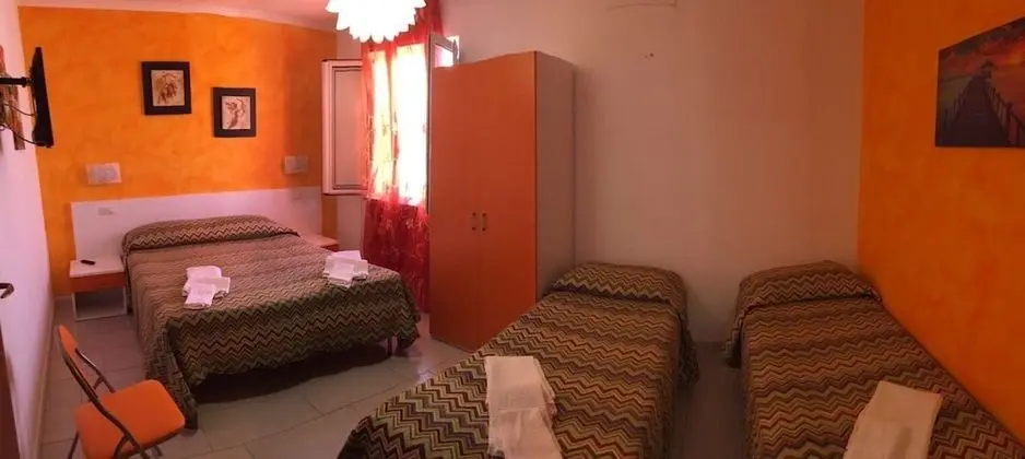 Basic Dört Kişilik Oda, Banyolu/Duşlu