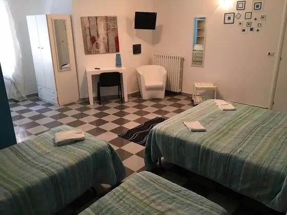 Basic Dört Kişilik Oda, Banyolu/Duşlu