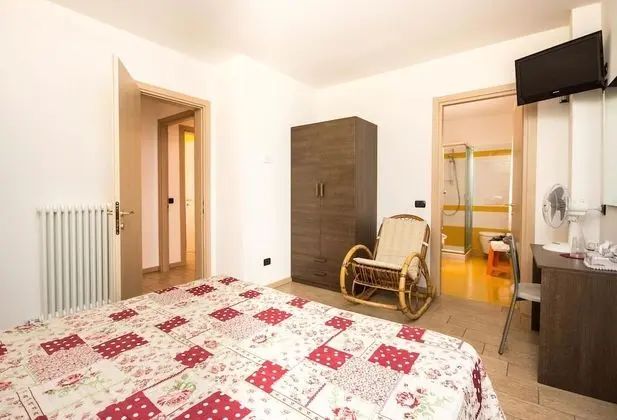 Comfort Tek Büyük Yataklı Oda (Smeraldo)