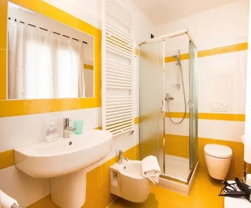 Comfort Tek Büyük Yataklı Oda (Smeraldo)
