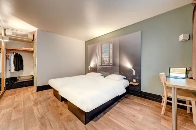 İki Ayrı Yataklı Oda, Sigara İçilmez