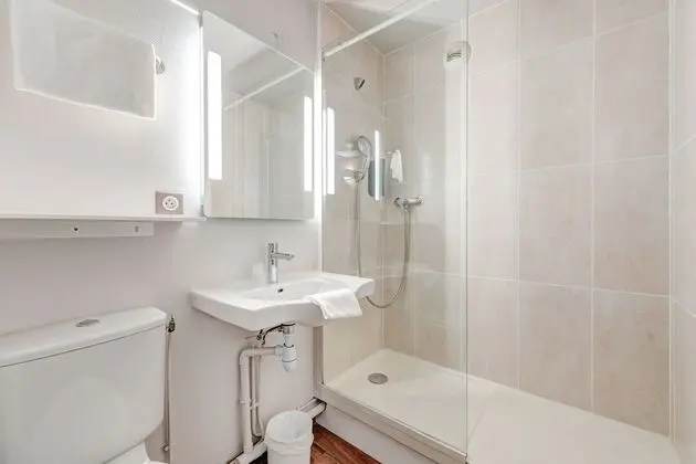 İki Ayrı Yataklı Oda, Sigara İçilmez