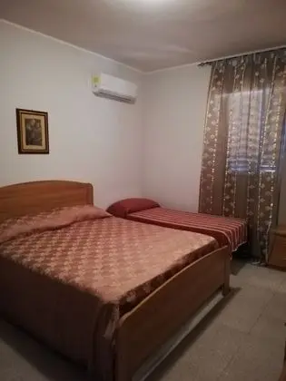 Üç Kişilik Oda