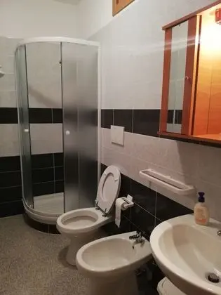 Üç Kişilik Oda