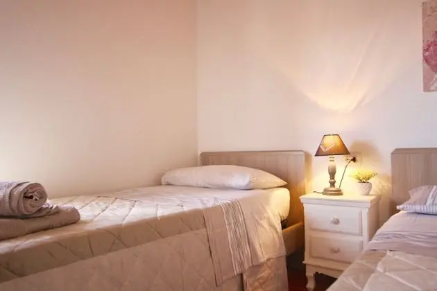 Üç Kişilik Oda, 1 Yatak Odası