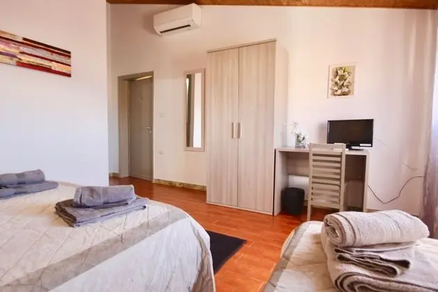 Üç Kişilik Oda, 1 Yatak Odası