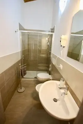 Üç Kişilik Oda, 1 Yatak Odası