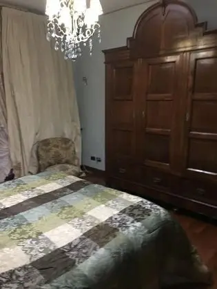 Tek Büyük veya İki Ayrı Yataklı Oda, Ortak Banyo