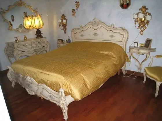 Tek Büyük veya İki Ayrı Yataklı Oda, Ortak Banyo