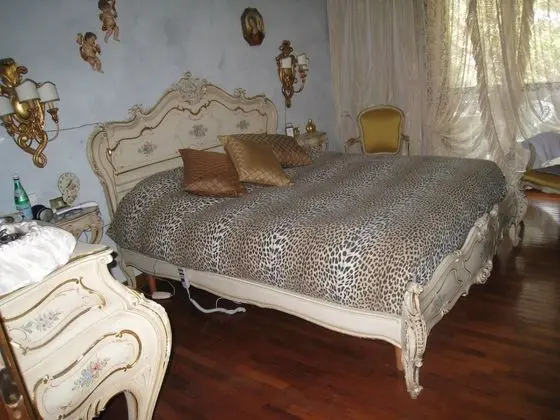 Tek Büyük Yataklı Oda, Ortak Banyo