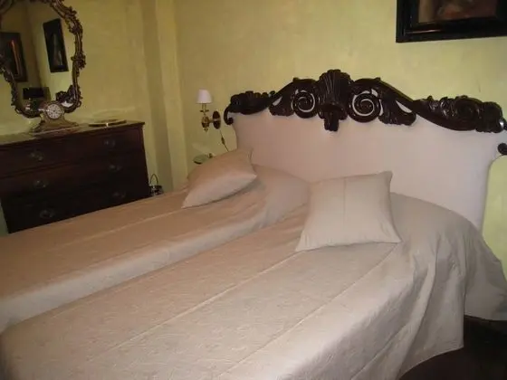 Tek Büyük Yataklı Oda, Ortak Banyo