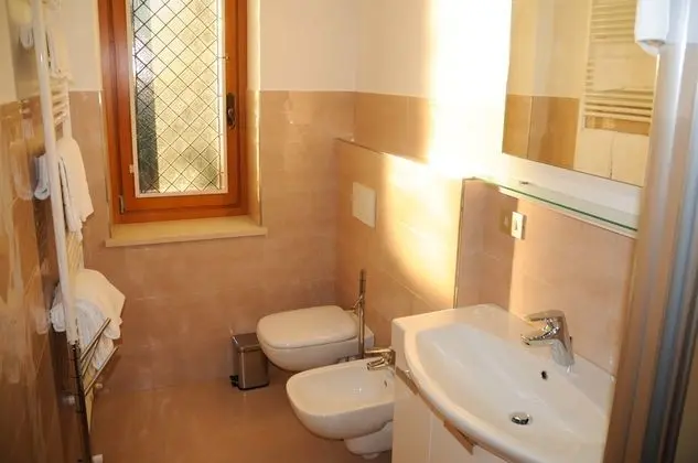 Tek Büyük Yataklı Oda, Banyolu/Duşlu, Üzüm Asması Manzaralı