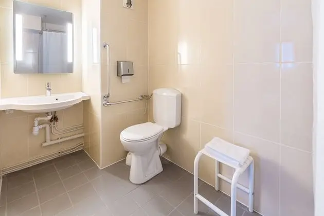 Tek Büyük Yataklı Oda, Engellilere Uygun, Sigara İçilmez