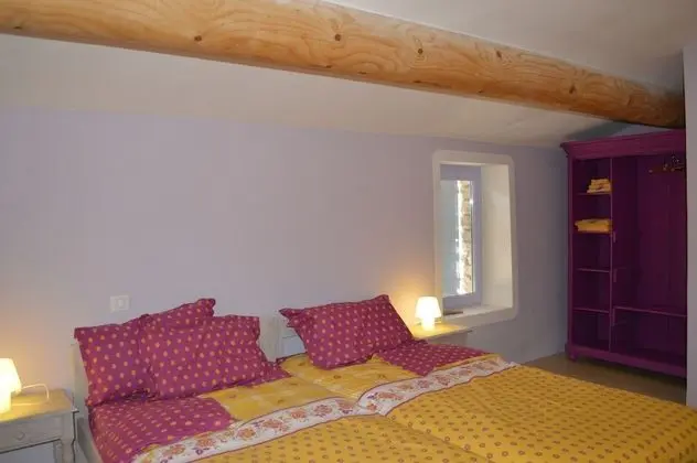 Tek Büyük Yataklı Oda, 2 Tek Kişilik Yatak (Saturnin)