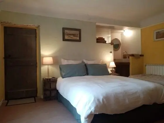 Tek Büyük Yataklı Oda (Rustrel)