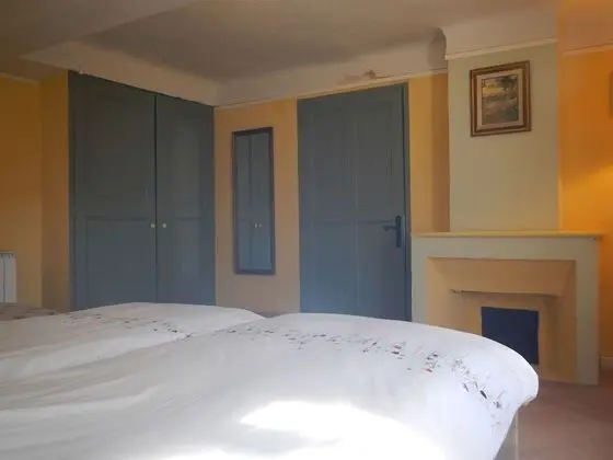 Tek Büyük Yataklı Oda (Rustrel)