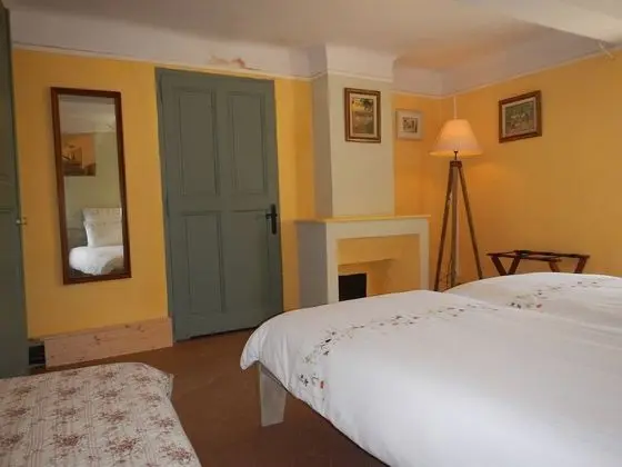 Tek Büyük Yataklı Oda (Rustrel)