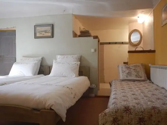 Tek Büyük Yataklı Oda (Rustrel)