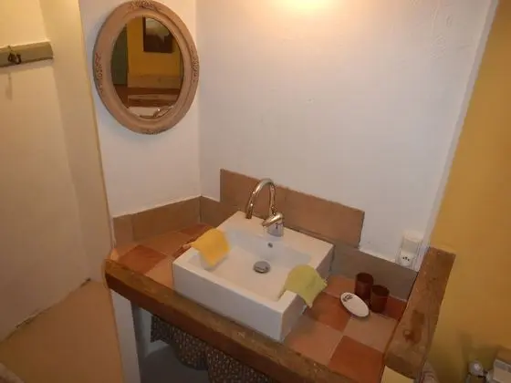 Tek Büyük Yataklı Oda (Rustrel)