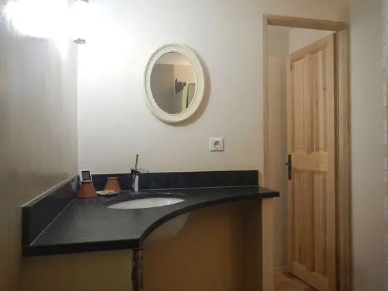 Tek Büyük Yataklı Oda (Simiane)