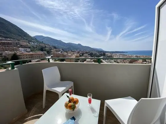 Superior Üç Kişilik Oda, Balkon