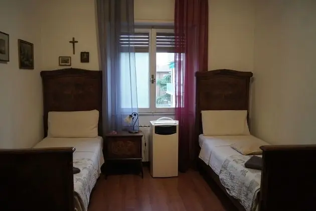 Design İki Ayrı Yataklı Oda, Ortak Banyo