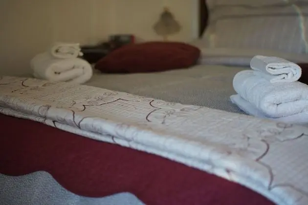 Design Tek Büyük veya İki Ayrı Yataklı Oda, Ortak Banyo