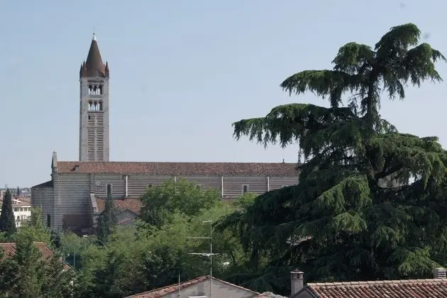 Design Tek Büyük veya İki Ayrı Yataklı Oda, Ortak Banyo