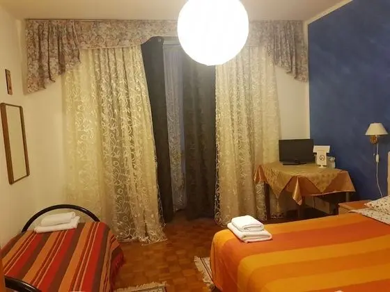 Üç Kişilik Oda, Ortak Banyo, Şehir Manzaralı (Burano)