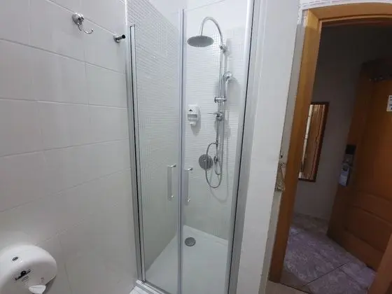 Classic Tek Büyük Yataklı Oda, Banyolu/Duşlu