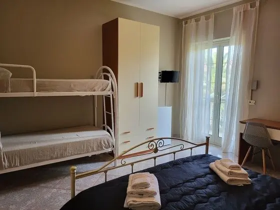 Deluxe Dört Kişilik Oda, Sigara İçilebilir, Banyolu/Duşlu